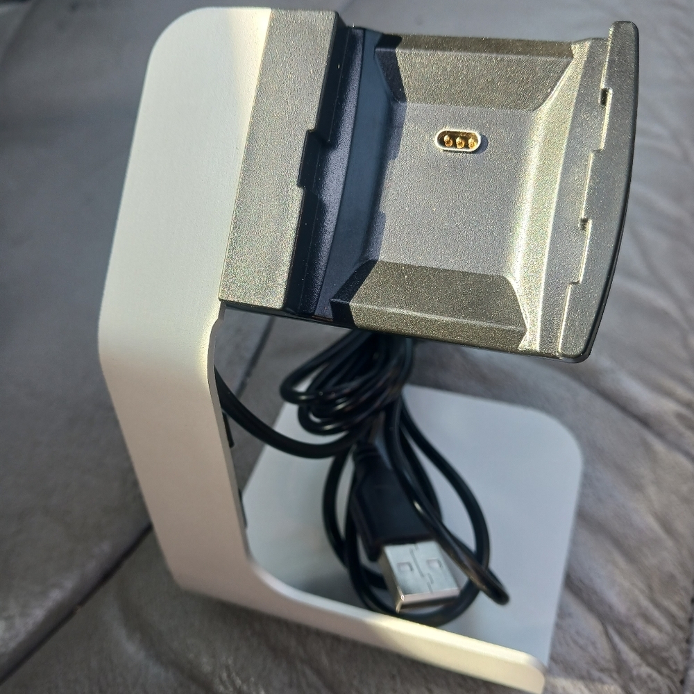 Charger & Stand for FitBit Charge2